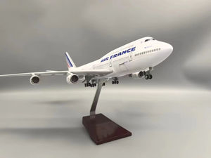 Modelo de Avión de Resina a Escala 1/150 de 47 cm de Air France <span class=keywords><strong>Boeing</strong></span> <span class=keywords><strong>747</strong></span>-<span class=keywords><strong>400</strong></span> con Luces LED y Tren de Aterrizaje, Coleccionable - Product Image 3