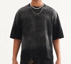 เสื้อยืดผู้ชาย 230gsm ผ้าฝ้าย 100% คอกลม แขนสั้น สไตล์สตรีท ทรงหนา คอหนา สีพื้น แบบซันเฟด รับสั่งทำ - Product Image 3