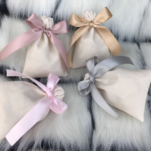 Pochette en velours personnalisée avec cordon de serrage et ruban, sac en daim beige, sac cadeau pour mariages et fêtes, petites pochettes de rangement pour accessoires - Product Image 4