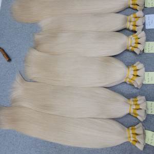 Extensions de cheveux humains bruts bouclés vierges alignés sur les cuticules vietnamiennes en vrac naturelles avec des styles droits et ondulés - Product Image 1