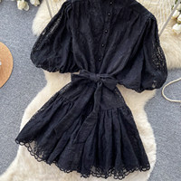 Bodycon-Kleider für Damen: Elegantes Spitzenkleid mit Stehkragen und Laternenärmeln, A-Linie mit Bindegürtel – Hochwertige Damenbekleidung von Herstellern