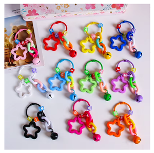 Porte-clés en acrylique Y2K en gros, avec étoile, chaîne en plastique colorée, perles lettres et breloque clochette, pour femmes et filles, accessoire de sac et de téléphone - Product Image 1