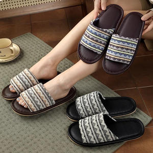 Chaussons d'intérieur à bout ouvert pour femmes avec amorti doux, nouvelle innovation, haute qualité, confortables pour les quatre saisons, également adaptés aux hommes - Product Image 1