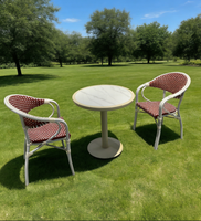 Ensemble table et chaises de salle à manger VANGARDEN en pierre frittée légère pour extérieur, résistant à l'eau, commercial, personnalisable pour villa, cour, résistant à l'usure