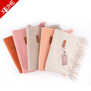 Venta al por mayor diseño chales 180*70CM mujeres borlas largas bufandas tamaño grande personalizado Cachemira bufanda - Product Image 1