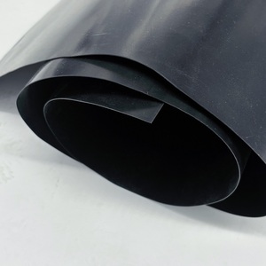 Géomembrane composite HDPE avec support géotextile, revêtement imperméable écologique pour bassins piscicoles, barrages, aménagements paysagers, lagunes et toitures - Product Image 2