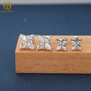 Élégantes boucles d'oreilles clous en forme de fleur avec diamants de laboratoire taille marquise, en or 10K, 14K, 18K ou platine, bijoux de luxe pour le quotidien et les cadeaux - Product Image 1