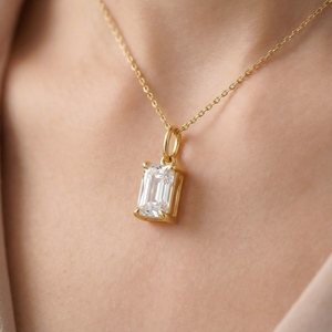 قلادة بحجر الماس المختبري 1.01 قيراط بقطع زمردي من الذهب عيار 18 قيراط 40+5 سم ذهب أبيض وأصفر HPHT CVD - Product Image 6