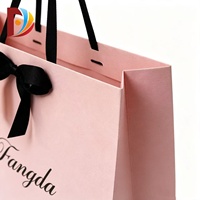 Sacs cadeaux en carton de luxe imprimés avec logo personnalisé, ruban de couleur personnalisée pour l'emballage de chaussures et de vêtements (recyclable)