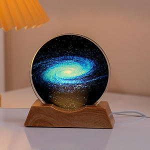 Lampe de chevet créative en forme de lune, à commande tactile, avec cristal lumineux, style européen, cadeau original pour une ambiance douce. - Product Image 6