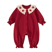 Mono de bebé niña de manga larga rojo con cuello de ganchillo bordado de fresa para primavera y otoño, atuendo festivo para exteriores, recién llegado