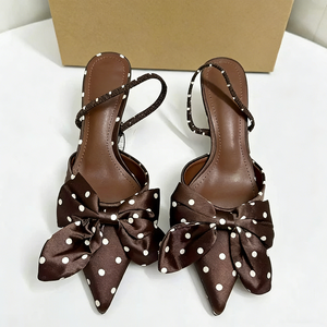 Escarpins élégants à bout pointu pour femme, en satin à pois, avec nœud surdimensionné, talons aiguilles sexy, chaussures de soirée chics - Product Image 1