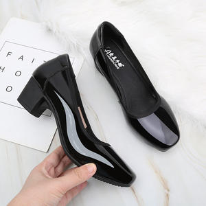 <span class=keywords><strong>Scarpe</strong></span> <span class=keywords><strong>da</strong></span> <span class=keywords><strong>Lavoro</strong></span> <span class=keywords><strong>da</strong></span> <span class=keywords><strong>Donna</strong></span> per Hotel <span class=keywords><strong>Nere</strong></span> Slip-On con Tacco Spesso e Punta Quadrata Comode Traspiranti con Suola Morbida Tinta Unita Stile Professionale alla Moda - Product Image 1