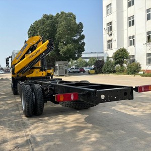Grue montée sur camion Dongfeng 4x2 avec flèche articulée de 5 tonnes pour la manutention de matériaux, fabriquée en Chine - Product Image 5