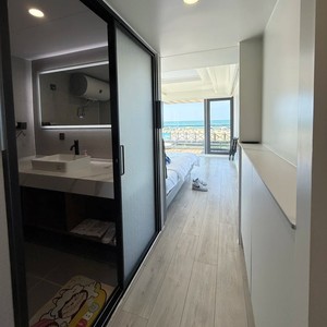 Cabines modulaires préfabriquées portables, structures en acier galvanisé écologiques, alimentées à l'énergie solaire, résistantes à l'eau, pour resorts et villas - Product Image 3