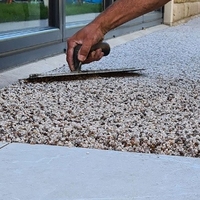 Revêtement de sol en galets de pierre solide, liquide transparent pour la rénovation des sols en béton, durcissement à l'humidité, polyuréthane bicomposant pour la construction
