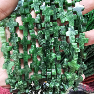 MJ3198 <span class=keywords><strong>Piedra</strong></span> Semipreciosa Natural, Cuentas <span class=keywords><strong>de</strong></span> <span class=keywords><strong>Jade</strong></span> <span class=keywords><strong>Verde</strong></span> Teñidas en Varios Colores con Forma <span class=keywords><strong>de</strong></span> Cruz - Product Image 4