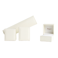 Boîte à bijoux en cuir PU blanc crème avec texture quadrillée et doublure en velours pour bagues, pendentifs, bracelets, colliers – Vente en gros