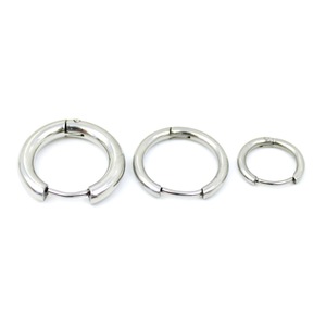 ต่างหูห่วงสแตนเลสเหล็กไทเทเนียมสไตล์พังก์แบบเรียบง่ายอเนกประสงค์สำหรับผู้ชายผู้หญิงฮิปฮอปแฟชั่นเครื่องประดับ - Product Image 2