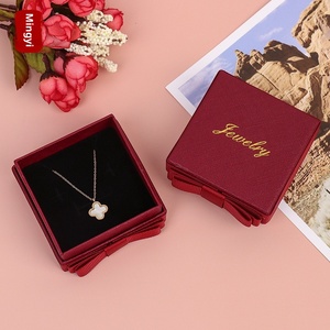 JoJo Schmuckbox Großhandel Klassische Retro Quadratische Weinrote Schleife Halskette <span class=keywords><strong>Ring</strong></span> Valentinstag Geschenkverpackung Bedrucktes LOGO Geprägt - Product Image 3