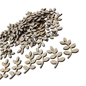 Vente en gros de copeaux de <span class=keywords><strong>bois</strong></span> de contreplaqué sculptés (3 cm) couleur <span class=keywords><strong>bois</strong></span> naturel, nouveaux petits motifs fleurs et feuilles, 50 pièces/sac, décoration intérieure XIANPING - Product Image 3