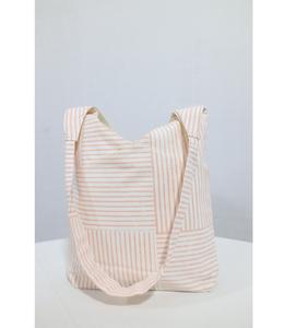 Sac imprimé à la main mettant en valeur l'art textile classique avec un design fonctionnel adapté aux activités quotidiennes, aux voyages et à la conscience - Product Image 2