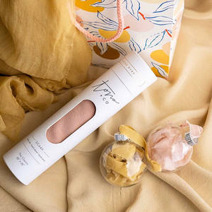 Tube en carton blanc pour emballage de serviettes et mouchoirs, rigide, autoportant, écologique, naturel, artisanal, original - Product Image 6