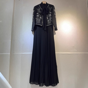 Bettergirl 2025 Fashion Terlaris Gaun Biru Berhias Mutiara Set Wanita Mantel Pendek Bordir Gaun Panjang Berlipit - Product Image 6