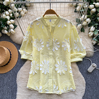 Chemisier d'été décontracté pour femme à manches courtes, broderie florale 3D, col montant, coupe ample, idéal pour le bureau