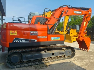 Excavadora de cadenas usada Doosan DX140LC-9C de origen coreano, 14 toneladas, con motor Doosan, color rojo, capacidad de cazo de 0.51m³, en venta. - Product Image 6