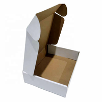 Boîte d'expédition en carton ondulé haut de gamme, personnalisable, étanche, pour l'emballage de vêtements, avec logo et dimensions sur mesure