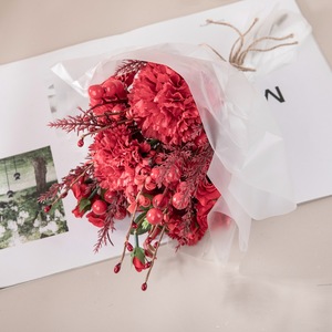 Bouquet de fleurs artificielles Tree Notes, œillets rouges avec baies, pour la décoration de la maison et des mariages CF01172 - Product Image 3