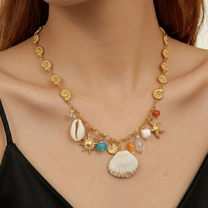 Collier multi-breloques pour femme Ocean Treasure, plaqué or 18 carats, chaîne à maillons coquillages, agate naturelle, pendentifs vie marine en aquamarine CL26-216 - Product Image 1