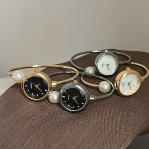 Montre bracelet en perles de haute qualité, design élégant et raffiné, mode minimaliste, distinctivité féminine - Product Image 6