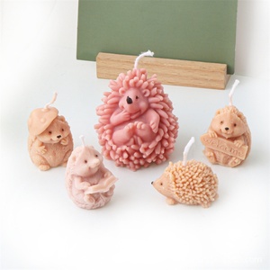 UNIMOUND Molde de Silicona 3D de Erizo de Dibujos Animados, Lindo Animal, para Velas DIY y Adornos de Yeso, Forma Irregular, Pieza Única - Product Image 1