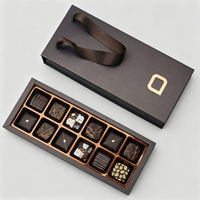 Boîtes rigides de luxe personnalisées avec logo en feuille d'or, forme carrée, pour chocolats et bonbons, avec laminage mat pour aliments