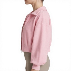Chaqueta Blusón de Punto para Mujer al por Mayor, Personalizada, Ecológica, Estilo Urbano, con Cremallera, Diseño Liso, Cuello Vuelto, Hombro Caído, Corta - Product Image 3