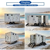 Remorque de toilettes portables de qualité commerciale, 4 postes, blanche, avec rampes d'accès, pour événements, fêtes et services sanitaires temporaires