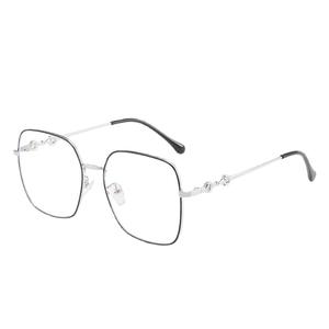 Lunettes anti-lumière bleue Yc5029 C1 carrées en métal, verres plats, lunettes de soleil tendance unisexe, monture moyenne, adaptées aux visages ovales - Product Image 5