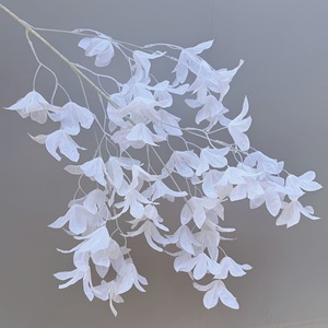 Ramo di Fiori Bianchi Artificiali, Decorazione per Matrimoni, Feste e Giardini - Product Image 1