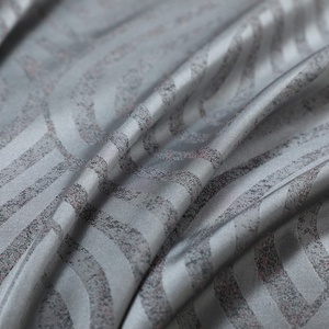 Offre Spéciale personnaliser gris <span class=keywords><strong>240x260</strong></span> ensemble <span class=keywords><strong>de</strong></span> literie <span class=keywords><strong>housse</strong></span> <span class=keywords><strong>de</strong></span> <span class=keywords><strong>couette</strong></span> jacquard <span class=keywords><strong>de</strong></span> soie - Product Image 3
