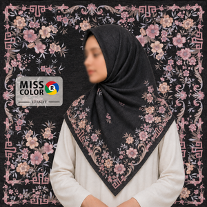Foulard carré imprimé numérique Miss Color 120x120 cm en polyester chiffon de qualité supérieure, doux, léger et respirant, effet coton - Product Image 3