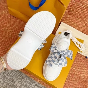 Thiết kế chống trượt thoải mái của phụ nữ dày đứng Đầu giày cho thể thao thiết kế giày thể thao thời trang giản dị LVS Thương hiệu giày - Product Image 3