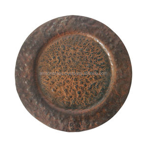 Nouvelle assiette de chargeur de luxe dernière arrivée assiette de service en métal au look élégant et plat à la main pour le dessus de table de salle à manger - Product Image 2