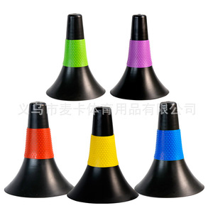 Juego de 30 Conos de Agilidad para Fútbol de 23 cm para Entrenamiento de Velocidad, Drible y Control del Balón con Superficie Antideslizante para Campos al Aire Libre - Product Image 3