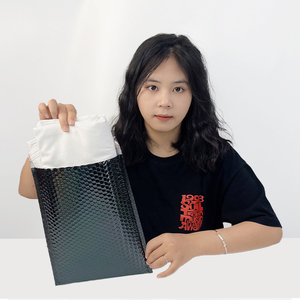 Wholesale Low MOQ Customized Logo Printed <strong>Bubble</strong> Mailer Foil <strong>Wrap</strong> Padded Packaging Metallic <strong>Bubble</strong> <strong>Envelope</strong> - Product Image 5
