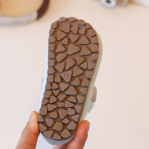 Zapatos de cuero pequeños franceses para niños, novedad de otoño 2025, zapatos de princesa bordados para niñas, zapatos individuales Retro para estudiantes con cabeza redonda - Product Image 4