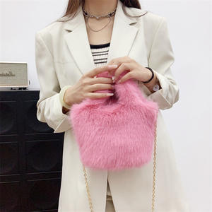 Luxe femmes fausse fourrure sac à bandoulière Simple couleur unie Cool chaîne en peluche dames messager fourre-tout sac à main à la mode - Product Image 3