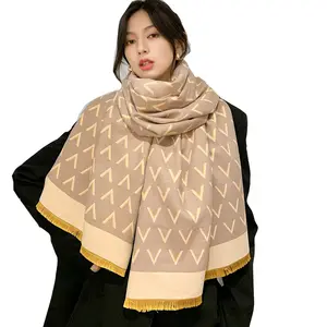 热卖风格冬季时装设计师女马提花围巾羊绒保暖厚披肩围巾