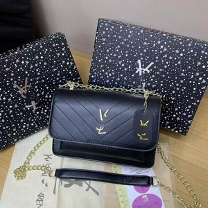 Nuevo bolso cruzado de hombro para mujer con estilo, bolso de cadena de nicho profesional con bolsos de lujo estéticos sofisticados para mujer - Product Image 1